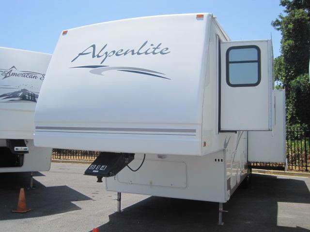 Used 2004 Western ALPINE LIGHT 32RL Fifth Wheel For Sale